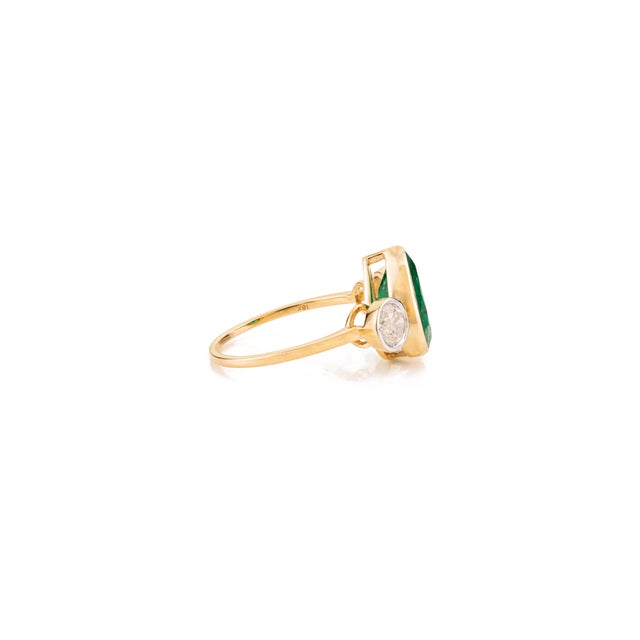 2.29ct Deep Green Emerald Pear Engagement Ring With Round Diamonds in 18k Gold Size 6.5 For Sale In New York - Image 6 of 15