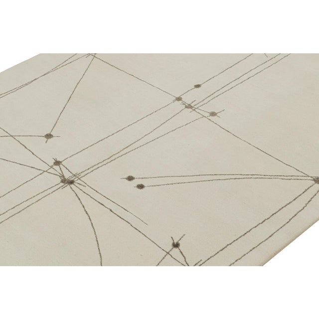 This 6x9 modern rug is an exciting new addition to the Mid-Century Modern rug collection by Rug & Kilim. Hand-knotted in...