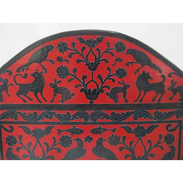 Red Olinala Guerrero Mexico Red & Black Lacquer Carved Animals Lidded Wood Box For Sale - Image 8 of 18