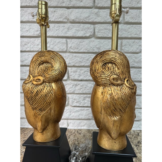 Mid-Century Modern Pair of Mid Century Hollywood Regency Buddha Head Lamps in the Style of James Mont – Gold Leaf, Restored, 1960s For Sale - Image 3 of 7