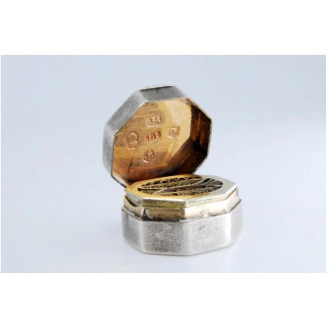 Octagonal Silver and Gold Vinaigrette Box For Sale - Image 4 of 11