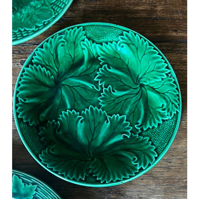 1930s English Majolica Plates and Bread Platter- Set of 4 For Sale - Image 5 of 13