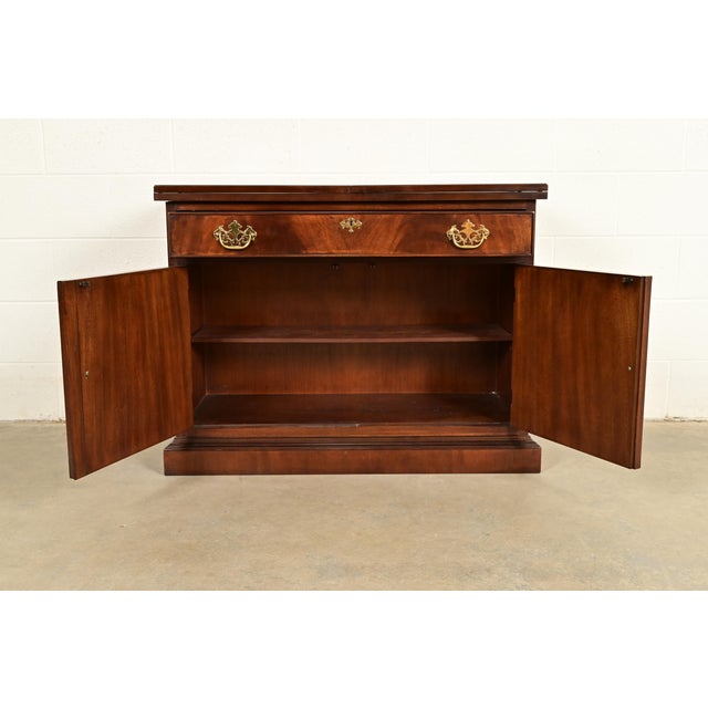 1980s Drexel Heritage Georgian Flame Mahogany Flip Top Buffet Server or Bar Cabinet For Sale - Image 5 of 16