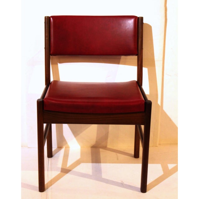 Mid-Century Modern 1970s Set of 10 Mid-Century Modern English Side Chairs For Sale - Image 3 of 8