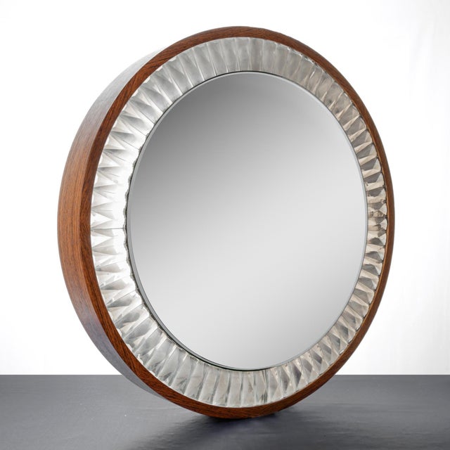 Large Mid-Century Modern Round Wall Mirror in Wood and Crystals, 1960s For Sale - Image 4 of 5