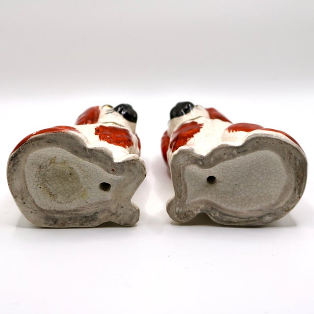 Vintage Staffordshire Style Miniature Ceramic Spaniel Mantel Dogs - Pair For Sale In Cincinnati - Image 6 of 9