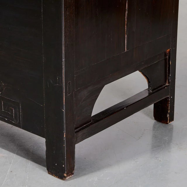 Chinese Lacquered Armoire With Dragon Motif and Brass Hardware For Sale In Philadelphia - Image 6 of 8