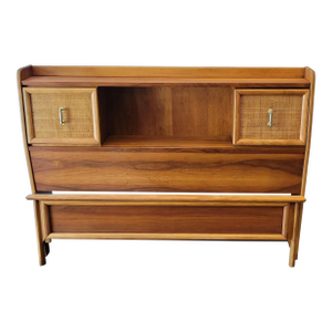 Mid-Century Martinsville Full Bed Includes Rails and Footboard Light Walnut
