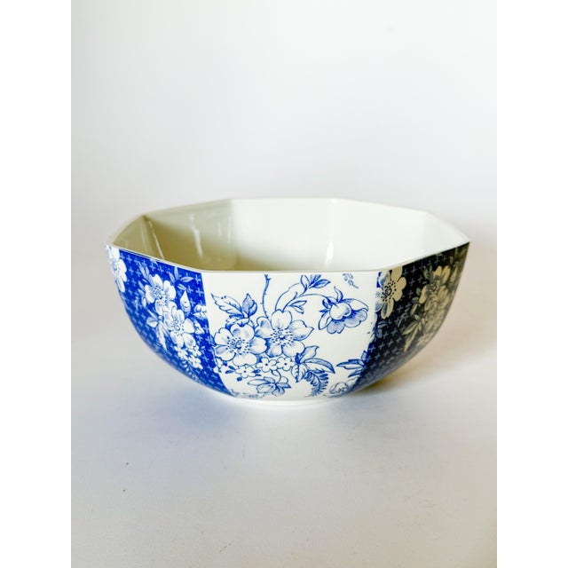 Spode Penny Lane Honeywall White Octagonal Serving Bowl, England For Sale - Image 9 of 10