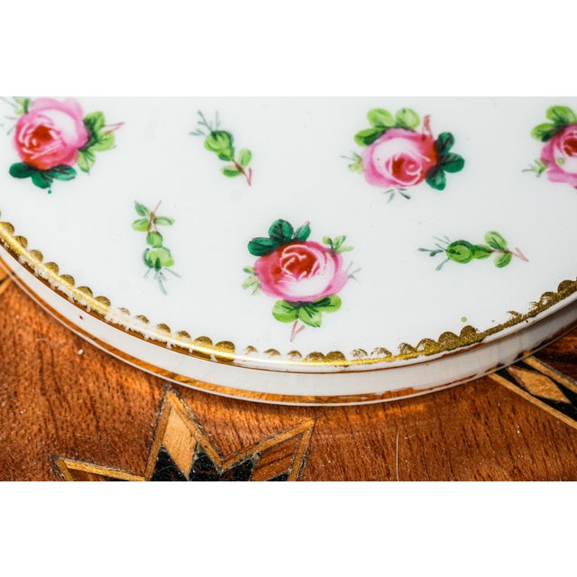Beautiful English Hand Painted Rose Mintons China Antique Porcelain Circular Jewelry Vanity Box For Sale In New York - Image 6 of 13