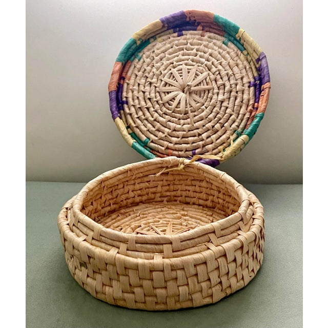 Late 20th Century Vintage Multicolored Round Woven Basket With Wooden Handle For Sale - Image 4 of 7