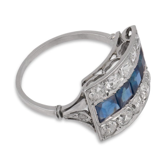 Art Deco 1930s Art Deco Diamond Sapphire Platinum Ring, Size 5 For Sale - Image 3 of 4