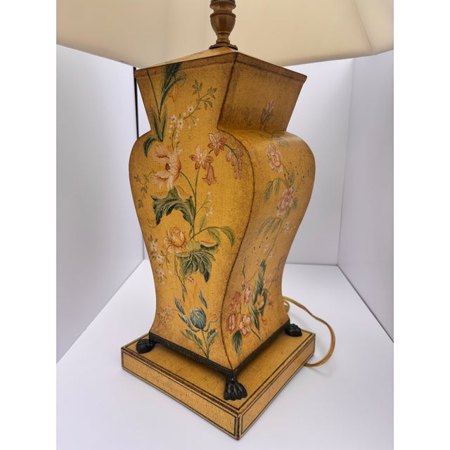Wood 1980s Chinoiserie Bradburn Gallery Hand-Painted Faux Bois Metal Table Lamp With Original Labeled Shade For Sale - Image 7 of 12