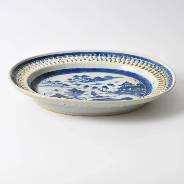 19th Century Chinese Openwork Porcelain Platter For Sale - Image 5 of 9