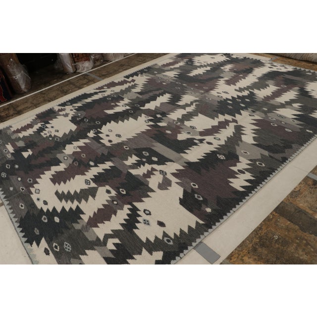 Mid-Century Modern Rug & Kilim’s Scandinavian Style Rug, Charcoal Gray Tones in Geometric Patterns For Sale - Image 3 of 9