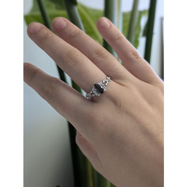 Contemporary Brazilian Alexandrite and Diamond Ring in 14k Solid Gold | Pe 8x4.5mm, Size 6.75 For Sale - Image 3 of 10