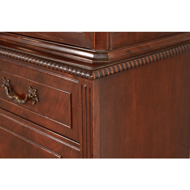 Baker Furniture Style Georgian Carved Flame Mahogany Lighted Breakfront Bookcase Cabinet, Circa 1940s For Sale - Image 11 of 15