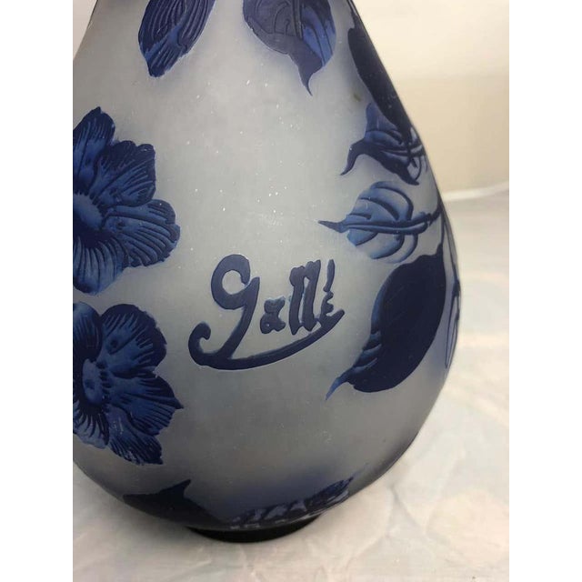 Blue French Art Nouveau Cameo Style Vase by Gallé, 20th Century For Sale - Image 8 of 11