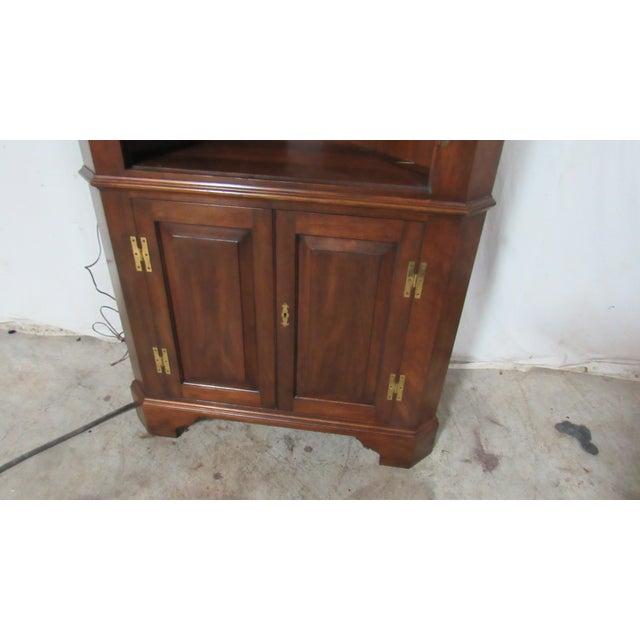 Henkel Harris 1980s Henkel Harris Mahogany Corner Cabinet Hutch Cupboard For Sale - Image 4 of 12