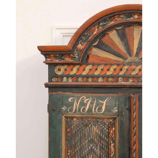 Gustavian (Swedish) 19th Century Painted Skåne Wall Cabinet with Reeded Doors, Sweden For Sale - Image 3 of 14