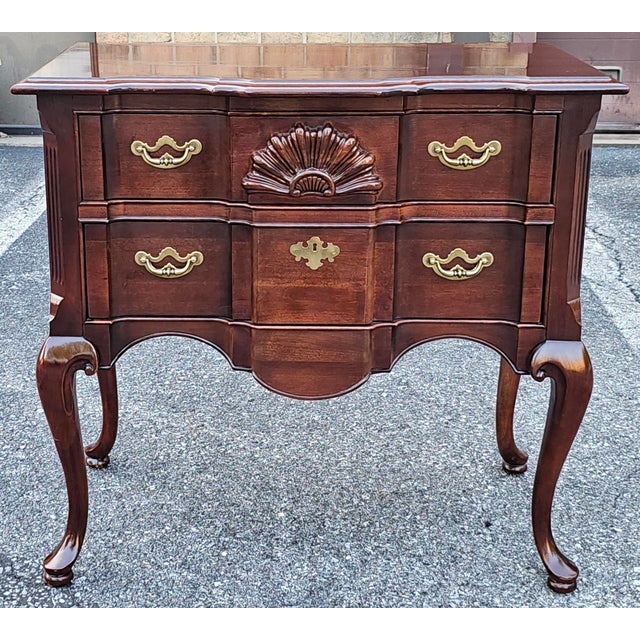 Thomasville Queen Anne Style Cherry Blockfront Lowboy Commode. Back finished as well. Measure 34" in width, 18" in dwpth...