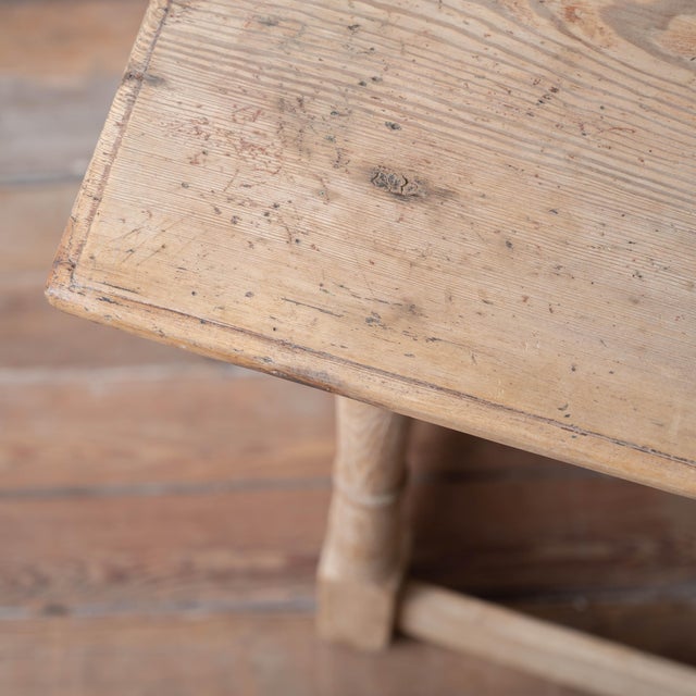 American Tavern Table, 18th Century For Sale - Image 12 of 14