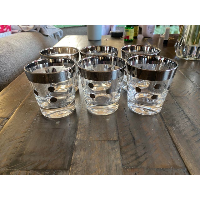 Dorothy Thorpe Vintage Dorothy Thorpe Cocktail Glasses With a Silver Rim and Polka Dots- Set of 6 For Sale - Image 4 of 7