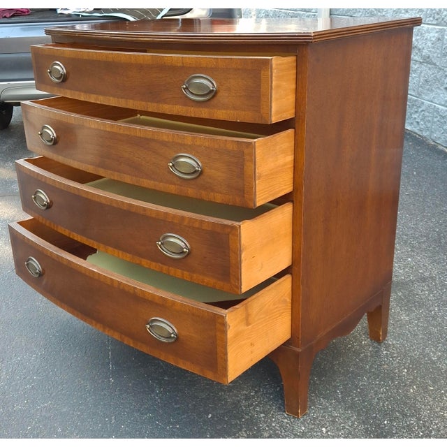 Mid 20th Century Federal Style Banded Mahogany Bow-Front Chest of Drawers For Sale - Image 9 of 12