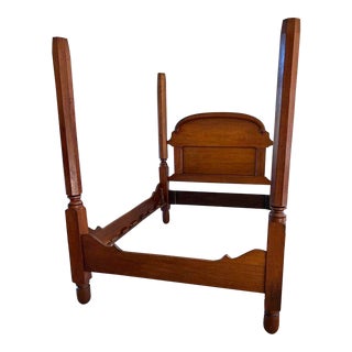 19th Century Antique Federal Style Mahogany Four Poster Queen Bed Frame. For Sale