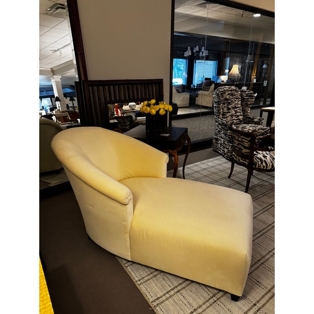 American 1990s Creme Velvet Donghia Chaise For Sale - Image 3 of 5