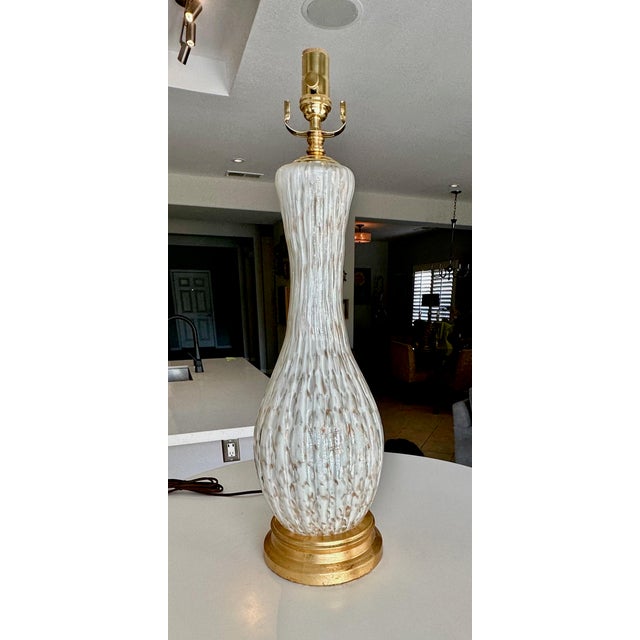 Mid-Century Modern Large Single Murano White Bubbles Copper Aventurine Glass Table Lamp For Sale - Image 3 of 12