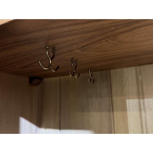 English Maple Wardrobe, 1950s For Sale - Image 10 of 16