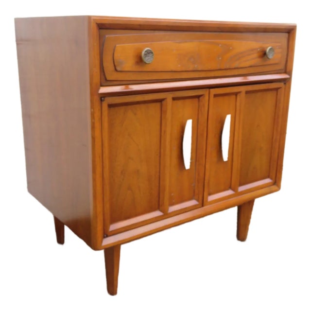 Drexel Heritage Mid 20th Century Modern Nightstand Side End Bedside Table For Sale