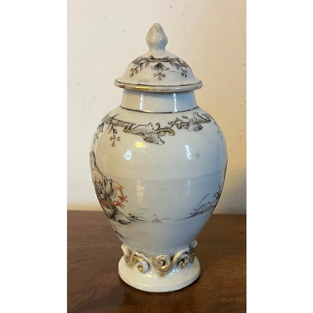Gray Antique 18th Century Qianlong Chinese Export Porcelain Tea Caddy Urn Decorated en Grisaille With Courting Couples For Sale - Image 8 of 12