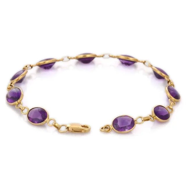 French Stackable 17 Ct Amethyst Chain Bracelet in 18k Yellow Gold For Sale - Image 4 of 10