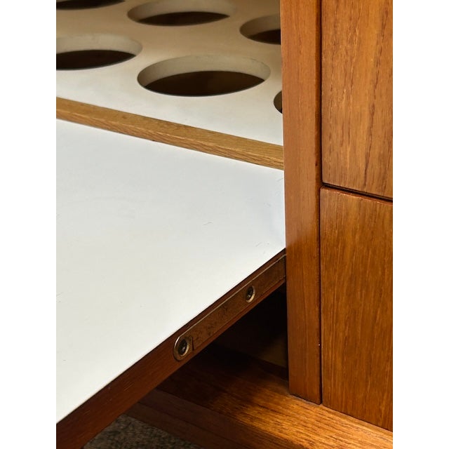 European Mid Century Modern Teak Credenza c.1960 For Sale - Image 13 of 15