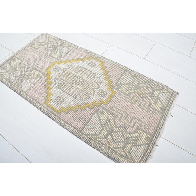 Turkish 1950s Home Living Small Rug For Sale - Image 3 of 5