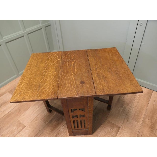 19th Century Arts and Grafts Golden Oak Bachelor's Dining Table, 1890 For Sale - Image 5 of 8