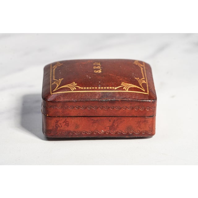 Burgundy Lovely Small Mid Century Vintage Square Gold Gilt Hand Tooled Leather Jewelry Storage Presentation Box For Sale - Image 8 of 9