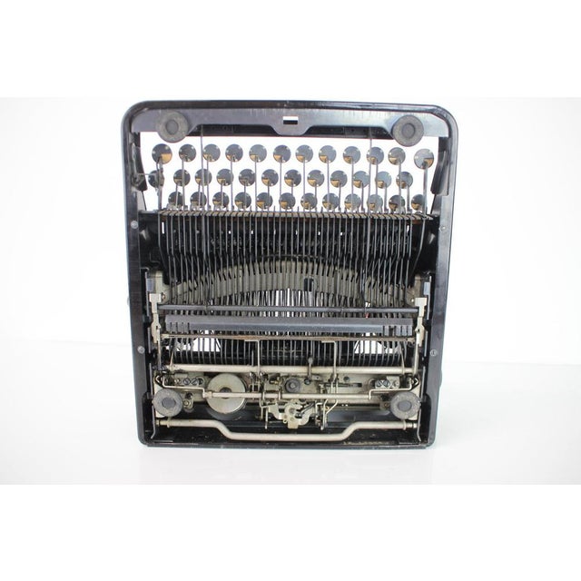 Corona Junior Portable Typewriter, U.S.A. 1395 For Sale - Image 9 of 12