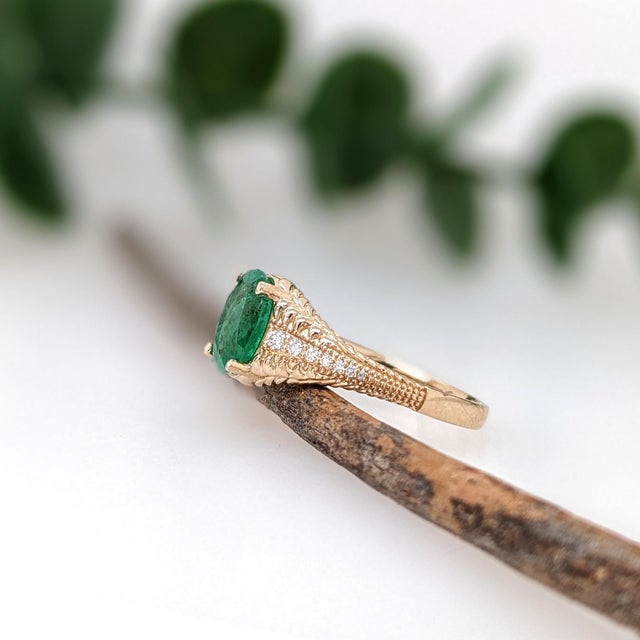 2020s 1.5ct Emerald Ring with Earth Mined Diamonds in Solid 14k Yellow Gold Oval Size 6.75 For Sale - Image 5 of 8