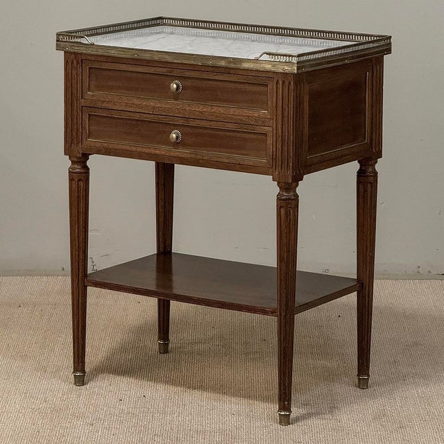 French Louis XVI Mahogany Carrara Marble Top End Table For Sale - Image 4 of 10