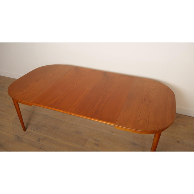 Mid-Century Modern Vintage Round Dining Table in Teak, 1950s For Sale - Image 3 of 17