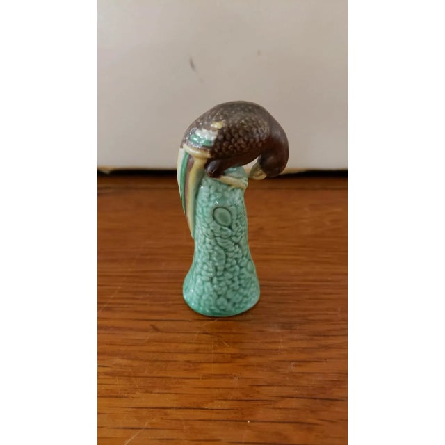 Early 20th Century Early 20th Century Chinese Sancai Glazed Porcelain Parrot Figurine For Sale - Image 5 of 7