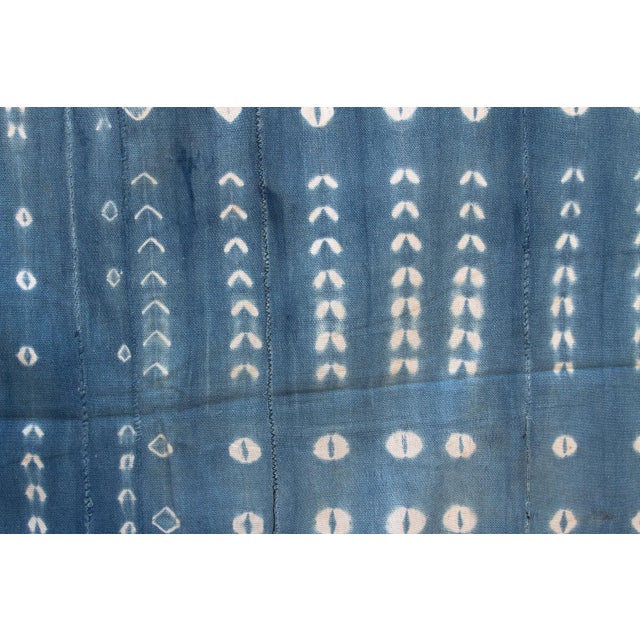 Vintage Malinke African "Sahel Dust" Indigo Throw For Sale - Image 4 of 6