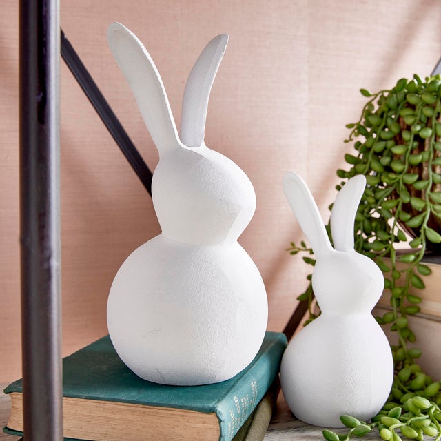 White Lola Garden Sculptures, Set Of 2 For Sale - Image 8 of 8