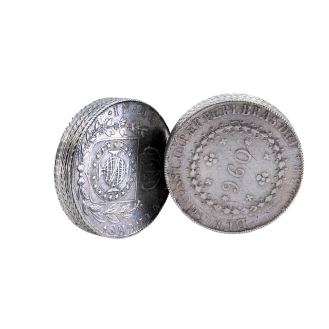 Silver Pill Box with Coin Appliqués and Removable Lid, in Good conditions. Designed 1980 to 1989