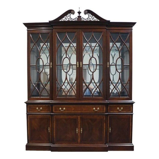 Pennsylvania House Banded Mahogany Traditional Chippendale Style 71" Breakfront Lighted Display China Cabinet 13-3607 For Sale