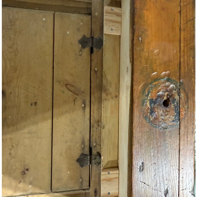 1860s English Pine Antique Ice Box With Zinc-Lined Interior on Turned Legs For Sale - Image 9 of 17