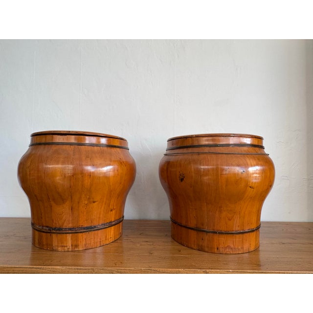 Antique Chinese Elm Rice Bin Pair With Lids – Primitive Storage Barrels, A Pair For Sale - Image 11 of 11